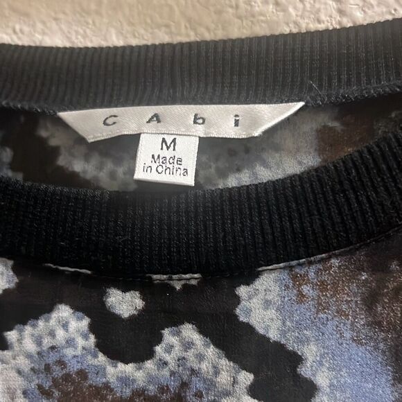 ✨CAbi Sweatshirt Python Print Sheer Chiffon Sz Medium Top✨ - Picture 7 of 8